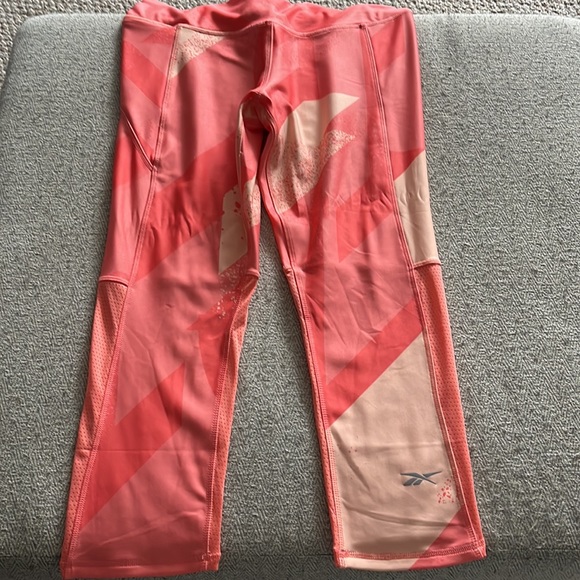 Reebok 3/4 Leggings - Picture 4 of 7